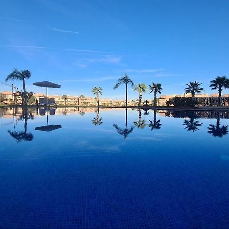 Mini-Villa Situee Dans Une Residence Prestigia A Marrakech, Avec Une Vue Sur La Piscine Et Le Golf Une Securite 24H Sur 24 Et Une Proximite Ideale De L Aeroport 5 Minutes C Est Une Offre Parfaite Pour Des Vacances Marrákes Kültér fotó