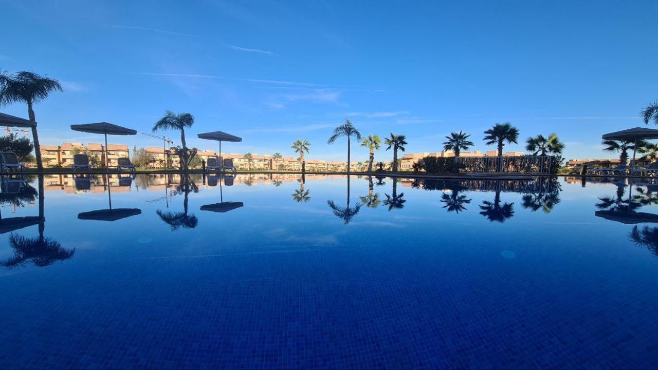 Mini-Villa Situee Dans Une Residence Prestigia A Marrakech, Avec Une Vue Sur La Piscine Et Le Golf Une Securite 24H Sur 24 Et Une Proximite Ideale De L Aeroport 5 Minutes C Est Une Offre Parfaite Pour Des Vacances Marrákes Kültér fotó