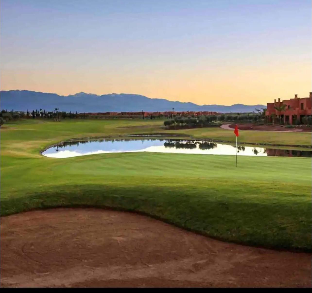 Mini-Villa Situee Dans Une Residence Prestigia A Marrakech, Avec Une Vue Sur La Piscine Et Le Golf Une Securite 24H Sur 24 Et Une Proximite Ideale De L Aeroport 5 Minutes C Est Une Offre Parfaite Pour Des Vacances Marrákes Kültér fotó