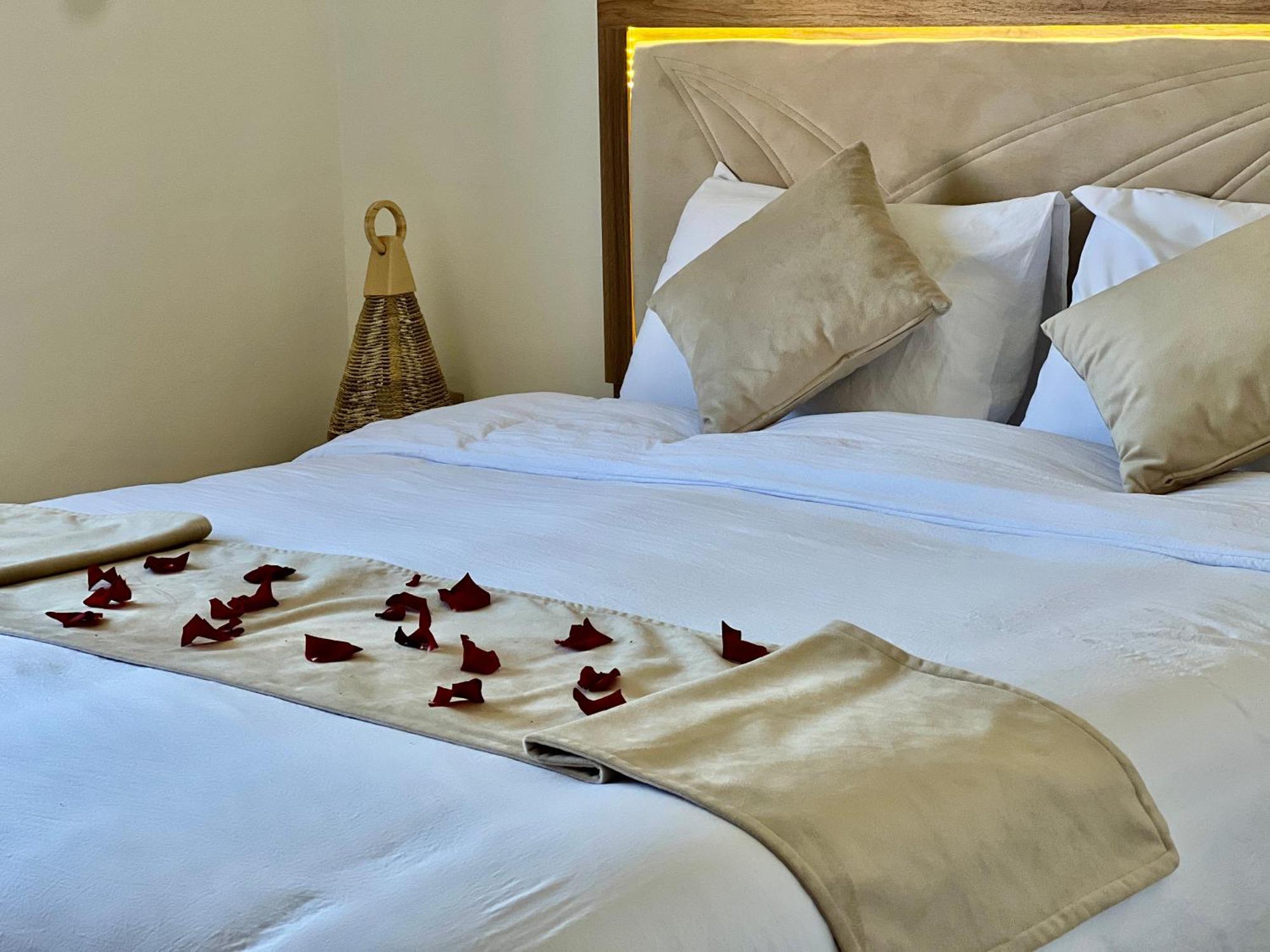 Mini-Villa Situee Dans Une Residence Prestigia A Marrakech, Avec Une Vue Sur La Piscine Et Le Golf Une Securite 24H Sur 24 Et Une Proximite Ideale De L Aeroport 5 Minutes C Est Une Offre Parfaite Pour Des Vacances Marrákes Kültér fotó