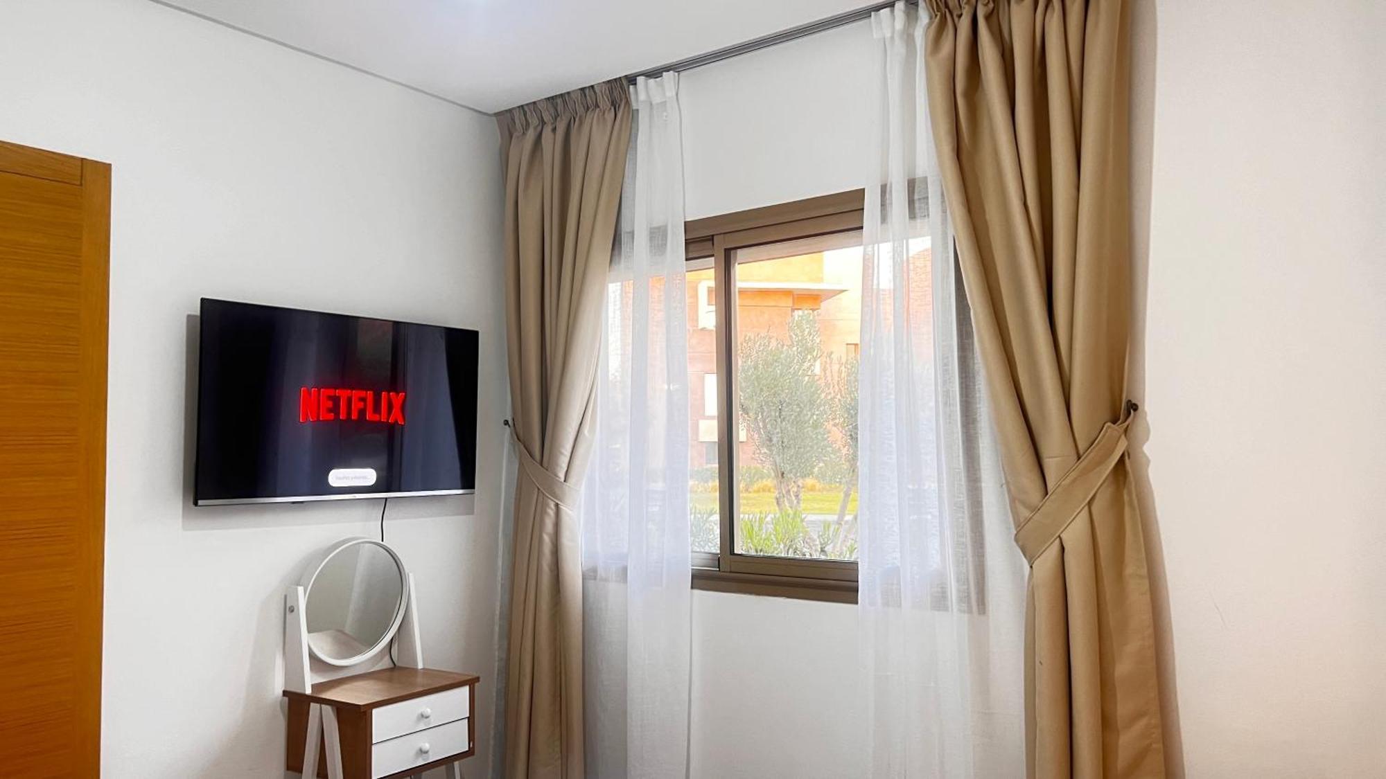 Mini-Villa Situee Dans Une Residence Prestigia A Marrakech, Avec Une Vue Sur La Piscine Et Le Golf Une Securite 24H Sur 24 Et Une Proximite Ideale De L Aeroport 5 Minutes C Est Une Offre Parfaite Pour Des Vacances Marrákes Kültér fotó